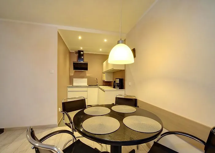 Eleganckie I Stylowe Sun Seasons 24 W Karpaczu Z Parkingiem By Renters